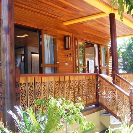 Baan Banyan Villa, Wood House Short Walk To Mae Nam Beach Exterior photo