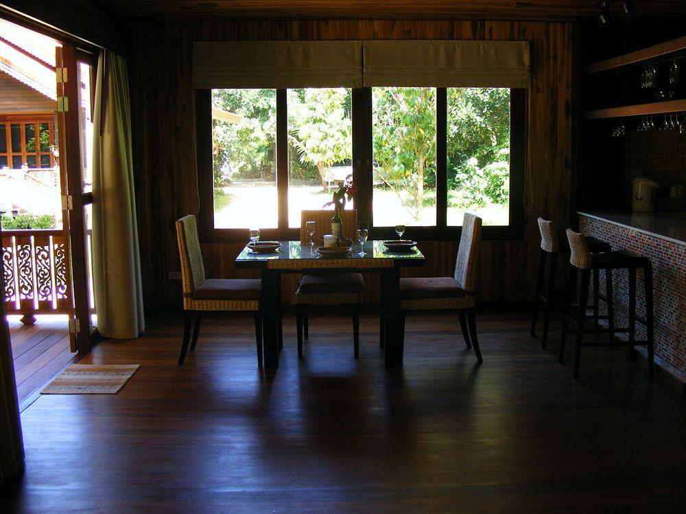 Baan Banyan Villa, Wood House Short Walk To Mae Nam Beach Exterior photo