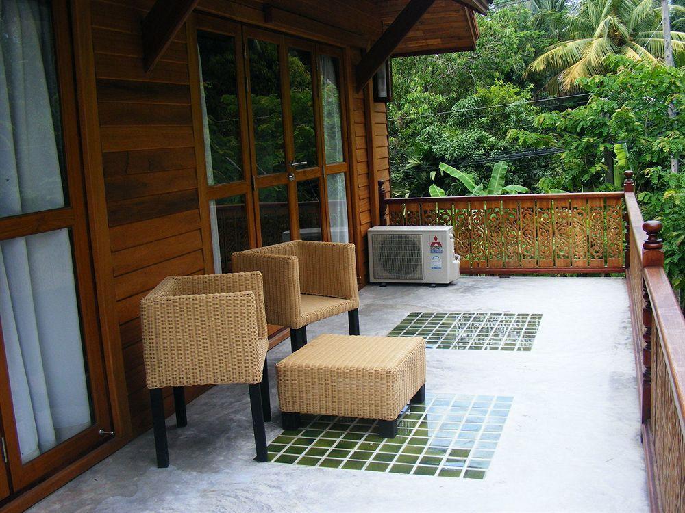 Baan Banyan Villa, Wood House Short Walk To Mae Nam Beach Exterior photo